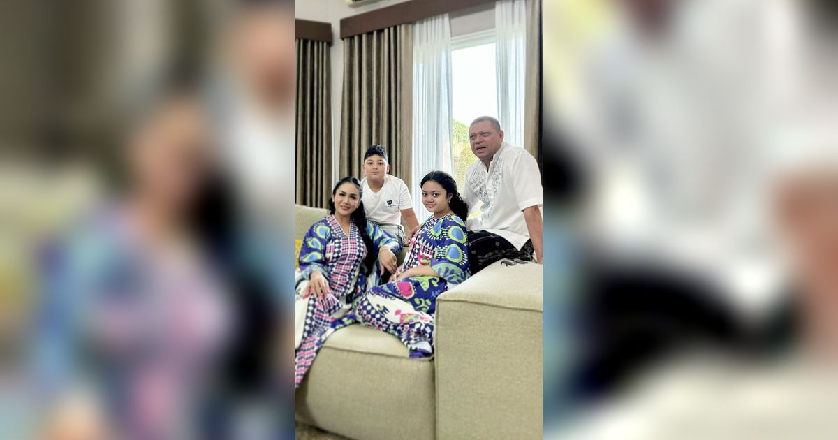 10 Potret Bukber Keluarga Kris Dayanti, Menunya Bikin Melongo, Bak Hajatan!