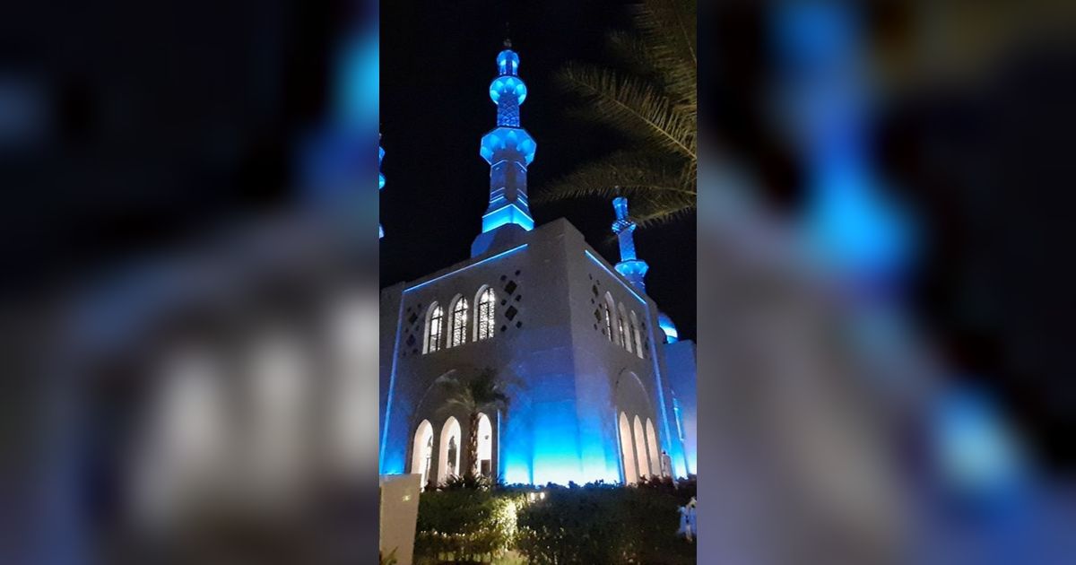 Bulan Sabit Merah UEA Siapkan 10.000 Makanan Buka Puasa Selama Ramadan di Masjid Raya Sheikh Zayed Solo