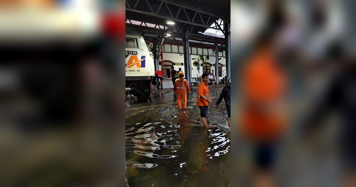 Catat, Ini Daftar Perjalanan Kereta Api yang Dibatalkan Terdampak Banjir Semarang