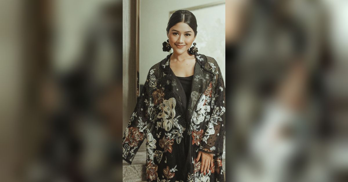 Segudang Prestasi Erina Gudono Istri Kaesang yang Digadang Maju di Pilkada 2024