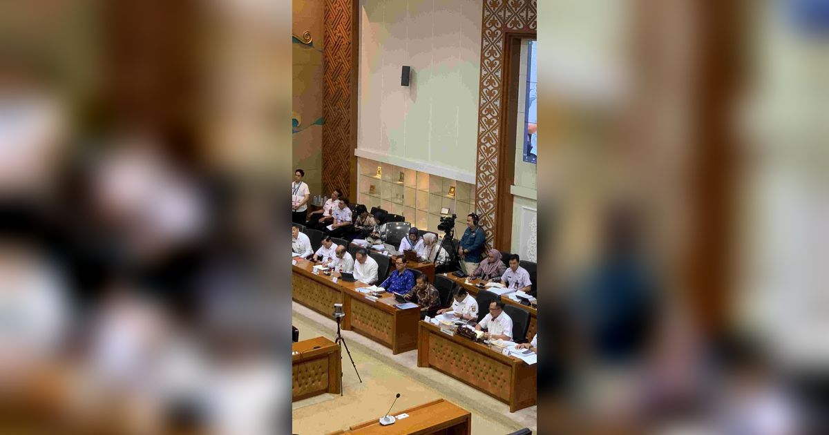 VIDEO: Momen Anggota DPR Berdebat Sengit Bingung Cari Perbatasan Jakarta dan Bekasi: Jangan Buka Peta Dapil