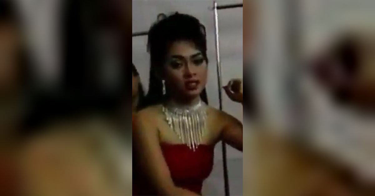 7 Potret Lawas Syahrini Saat Jadi Biduan Dangdut, Busananya Heboh Banget!