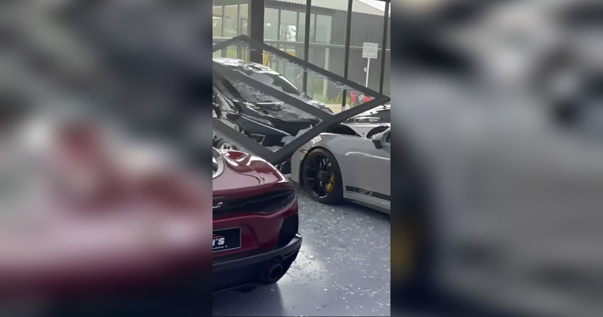 Segini Kerugian Xpander Tabrak Porsche di Showroom Mewah, Capai Rp5,7 Miliar Lebih