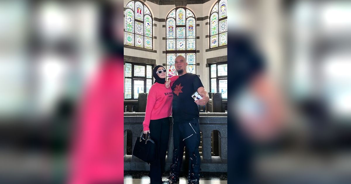 Mulan Jameela Pusing Lihat Kelakuan Ahmad Dhani Jadi Korban Belanja Online