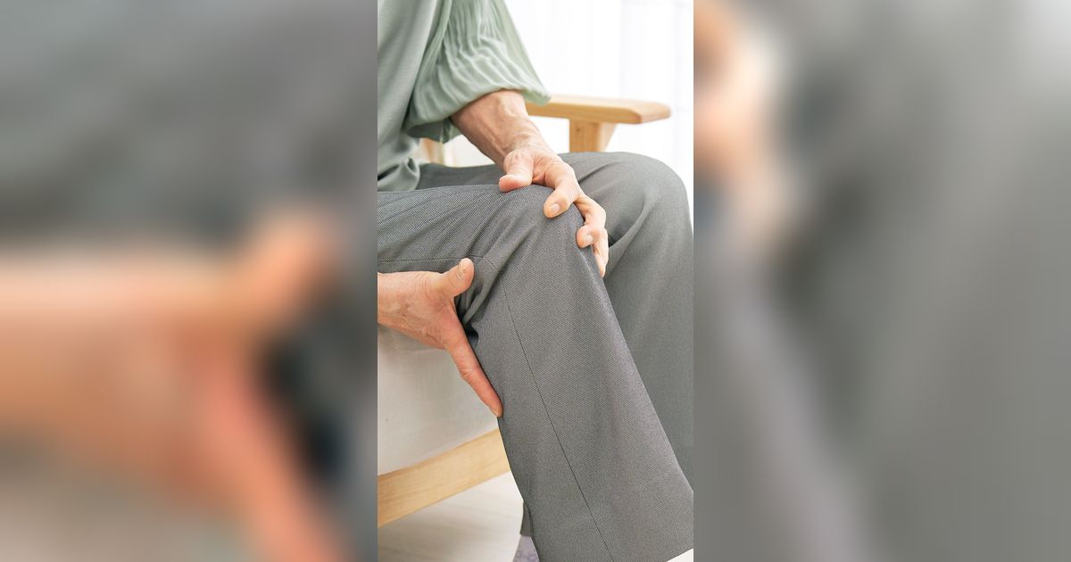 Ada Teknik Jalan Nyaman dari Dokter untuk Kamu yang Alami Nyeri Lutut