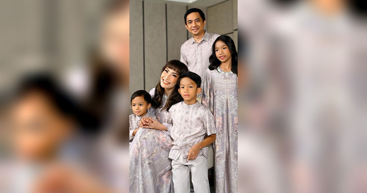 Jadi Tempat Seru Bikin Takjil, Intip 8 Potret Dapur Rumah Ayu Dewi yang Mewah dan Elegan