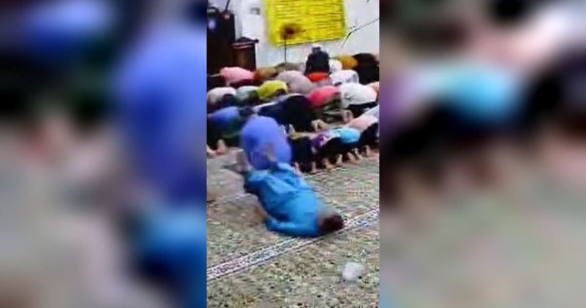 Viral Lansia Alami Demam dan Muntah Usai Terjengkang ke Belakang karena Kursi Sholatnya Diambil Bocah
