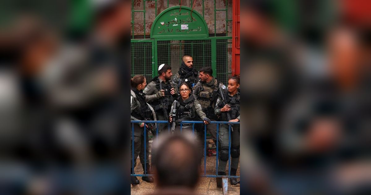 FOTO: Ribuan Polisi Israel Bersenjata Lengkap Dikerahkan di Masjid Al Aqsa Saat Jumat Pertama Ramadan