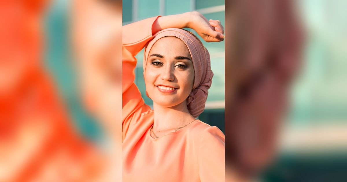 4 Tips Cegah Hijab Berbau Tak Sedap Akibat Kondisi Rambut