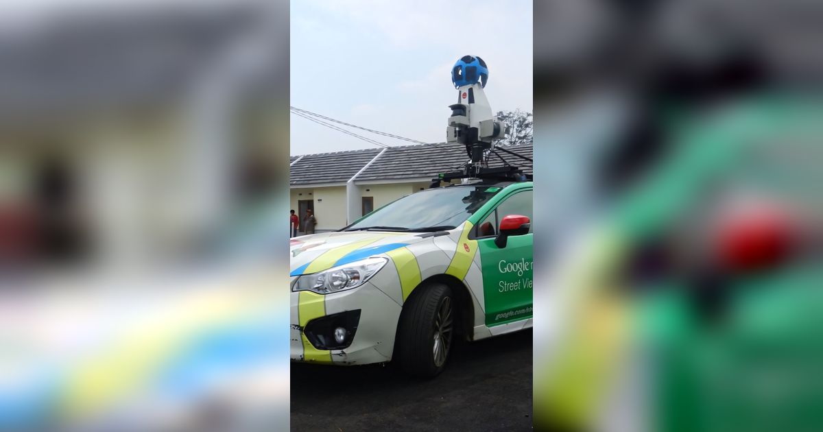 15 Foto Momen Kocak dan Absurd Warga Indonesia yang Terekam Kamera Google Street View, No 14 Bikin Merinding