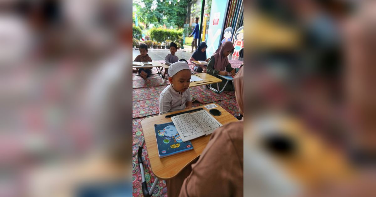 FOTO: Melihat Antusiasme Anak-Anak Mengikuti Pesantren Kilat Ramadan di RPTRA Malinjo