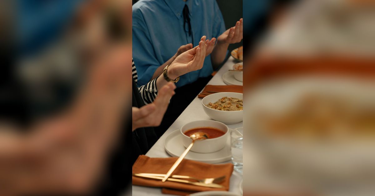 5 Doa saat Berjualan di Bulan Ramadhan agar Laris Pembeli dan Untung Banyak
