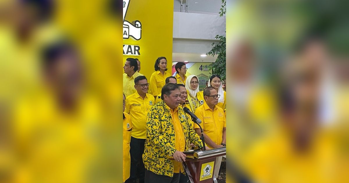 Respons Airlangga Soal Kabar Jokowi Jadi Kader Golkar Sejak 1997