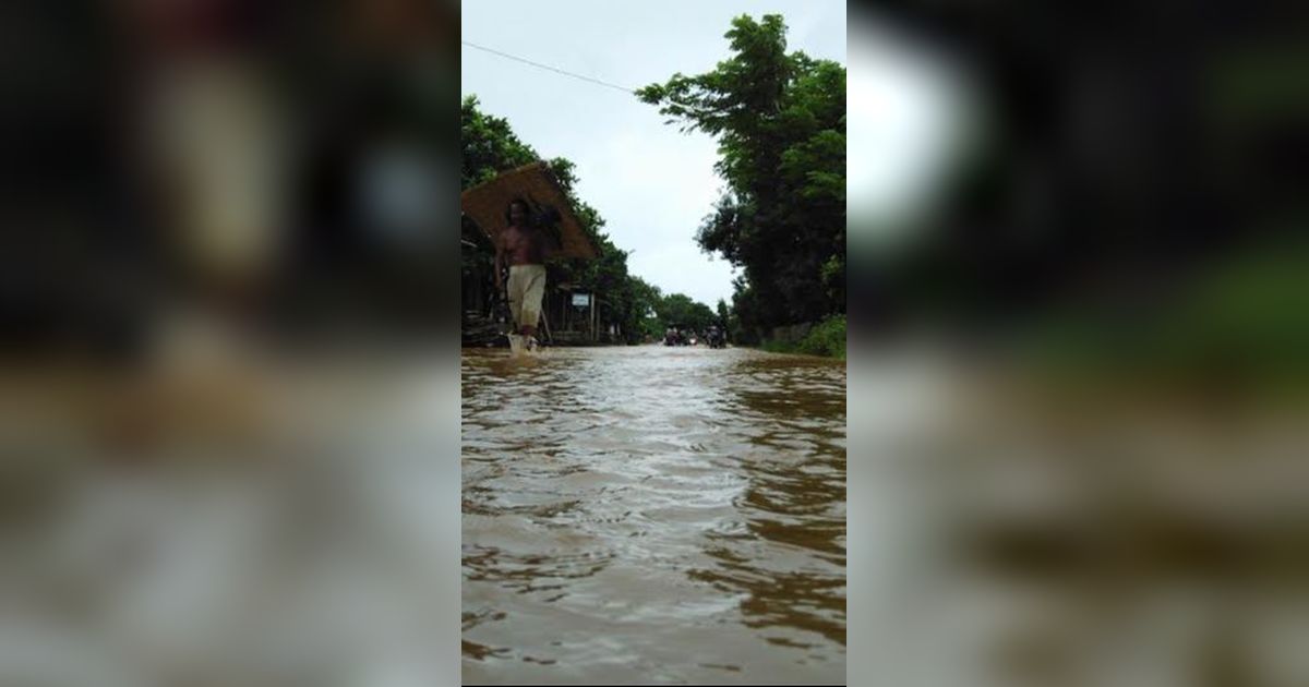 Diterjang Banjir, Objek Wisata Pantai Telukawur Jepara Rusak