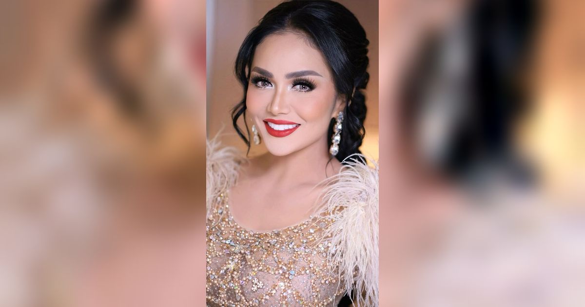 Potret Krisdayanti Buka Puasa dan Tarawih Bareng di Rumah Aurel Hermansyah