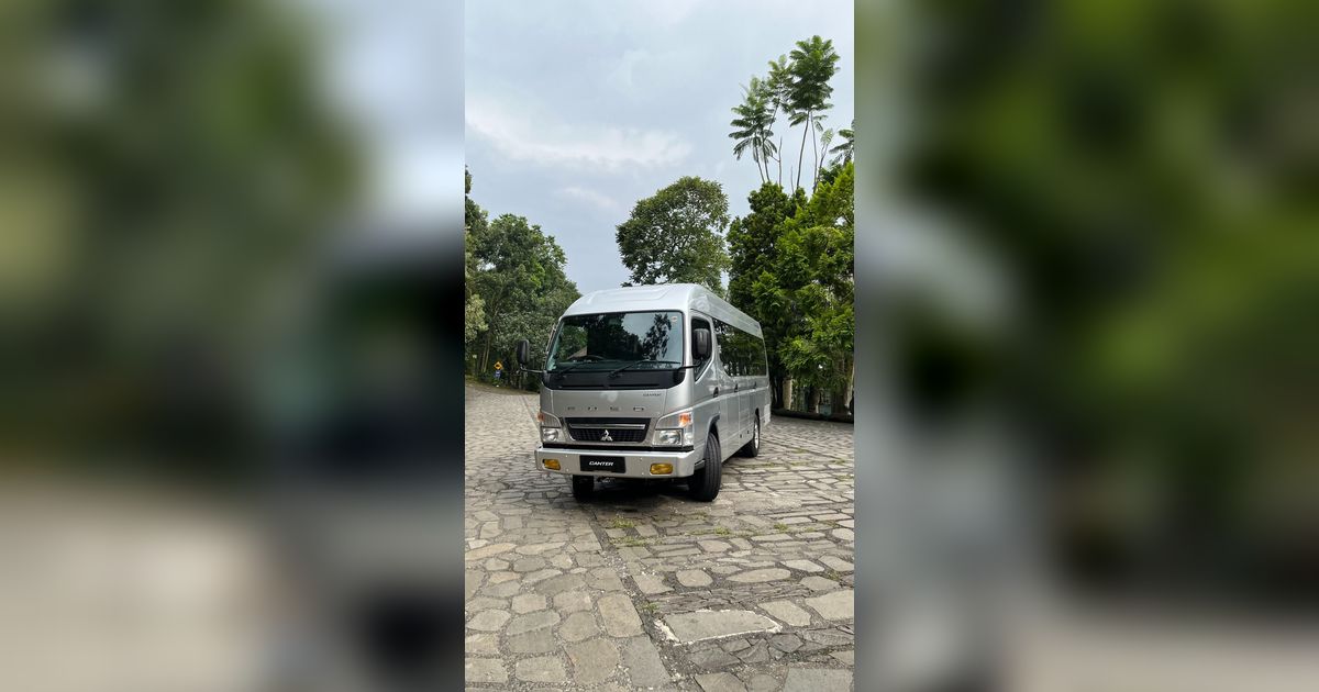 Gaet Sektor Wisata, Ini Keunggulan Fuso Canter Bus