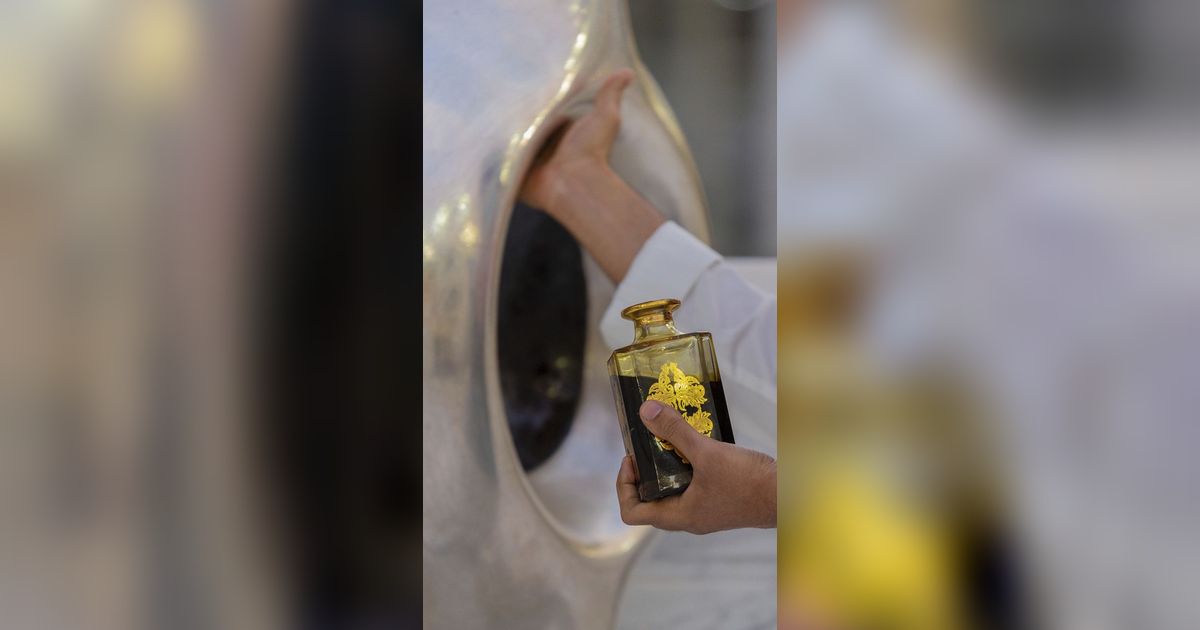 Hati-Hati Ada Joki Hajar Aswad yang Bisa Kuras Dompet Jemaah Haji dan Umrah