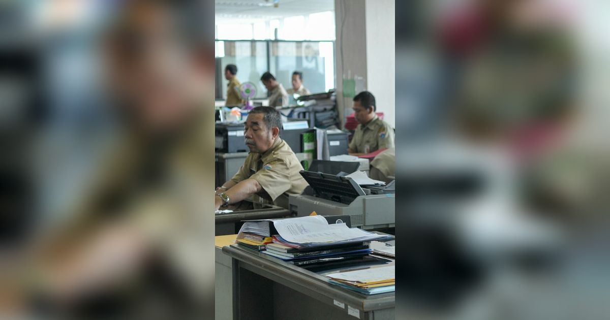 Informasi Terbaru: Aturan PNS Pria Dapat 'Cuti Ayah' saat Istri Melahirkan Terbit Bulan Depan