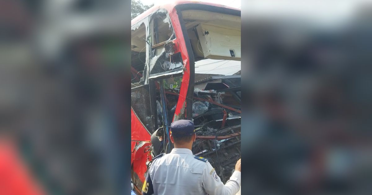 Bus Seruduk Truk dan Deretan Rumah Warga di Malang, Satu Orang Meninggal Dunia