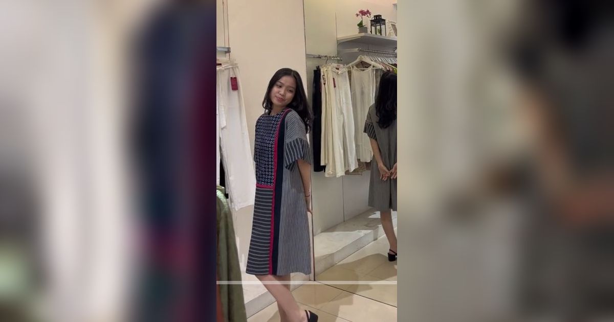 Viral Momen Istri Cindo Muslim Pertama Kali Cari Baju Lebaran, Pilihan Modelnya Bikin Suami Syok: 'Ya Ampun'