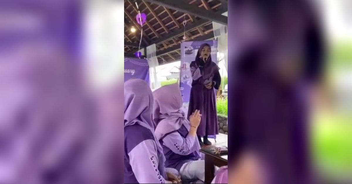 Serba Ungu, Komunitas Ibu-Ibu Satu Ini Curi Perhatian Publik