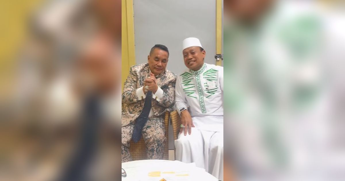 Pertemuan Dua Sahabat Lama Pengacara Super Top dengan Ulama Terkenal, Ditutup Salam Komando