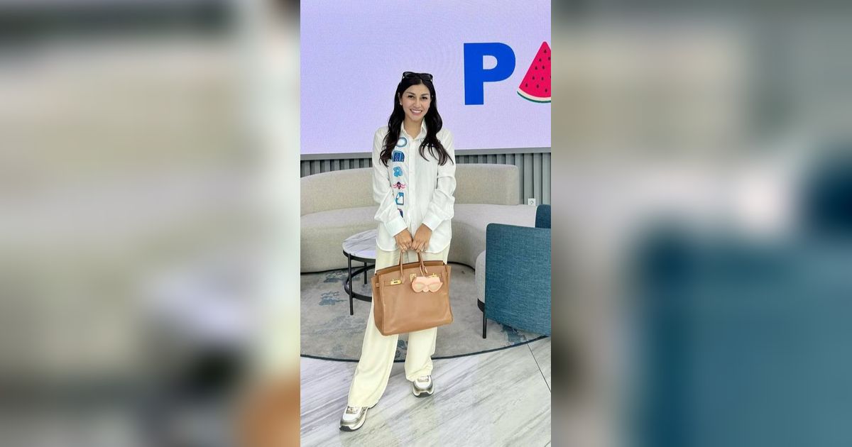 Gelontorkan Banyak Uang, 15 Foto Selebritis Nyaleg Yang Gagal Masuk Ke Senayan