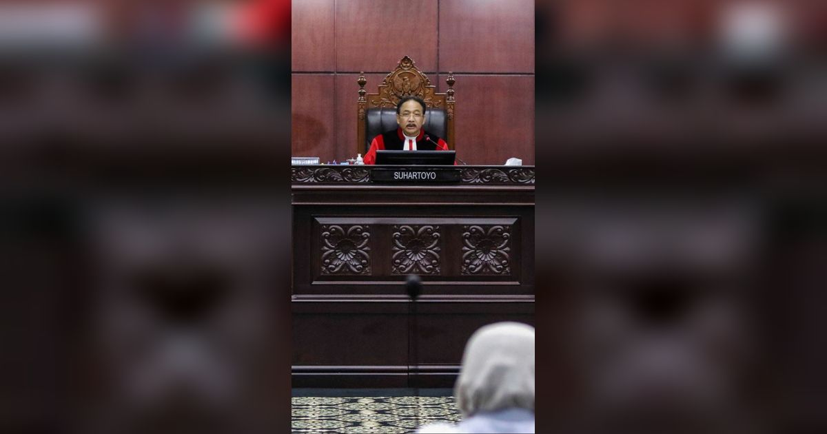 MK Hapus Pasal Pencemaran Nama Baik dan Berita Bohong