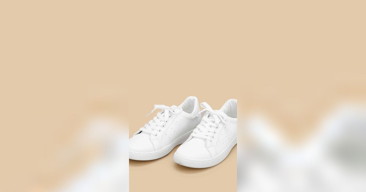 10 Sneakers Putih Terbaru untuk Pria di Tahun 2024, Ideal untuk Merayakan Lebaran