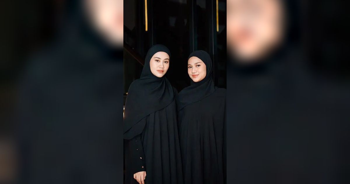 Disebut Dekati Teman-Teman Fuji! 8 Potret Aaliyah Massaid & Azizah Salsha Pakai Baju Couple Bak Anak Kembar