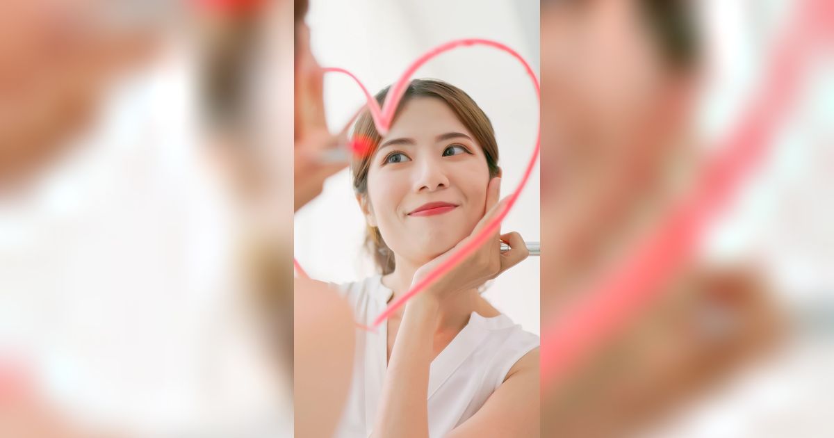 Kunci Warna Lip Tint Lebih Tahan Lama,  Hilangkan Dulu Minyak di Bibir