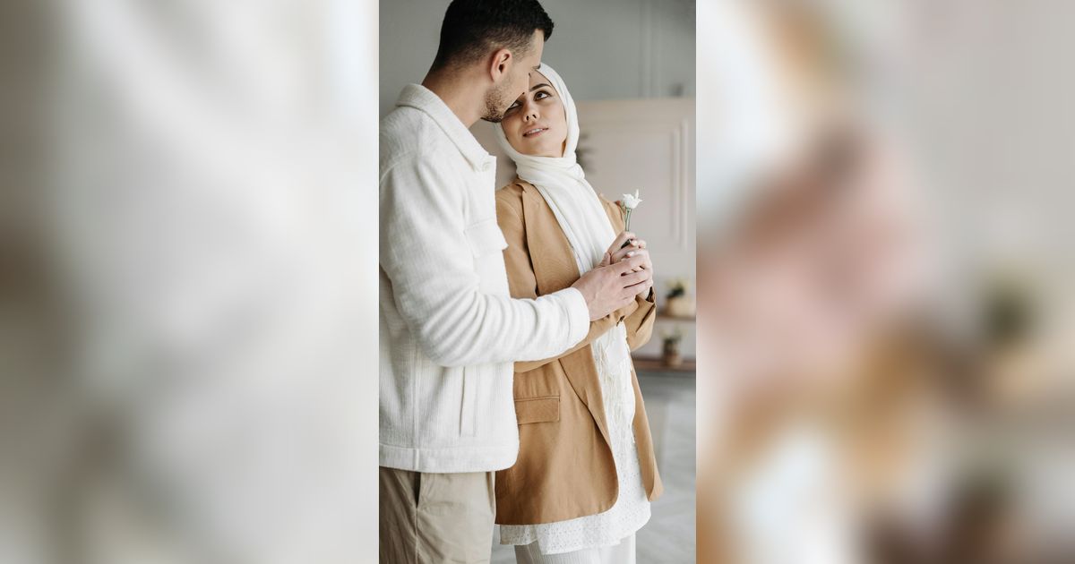 7 Sifat Istri yang Membuat Rezeki Suaminya Mengalir Deras