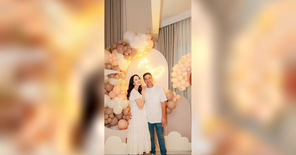 8 Potret Baby Bump Pamela Bowie yang Makin Besar,  Pesona Bumil Makin Terpancar