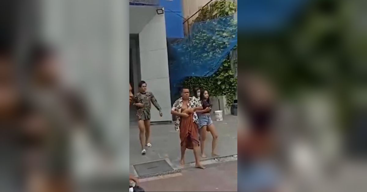 Surabaya Digoyang Gempa, Tamu Hotel Berhamburan Keluar, Salfok Sama Bapak-bapak Sarungan dan Cowok Kemeja Hijau