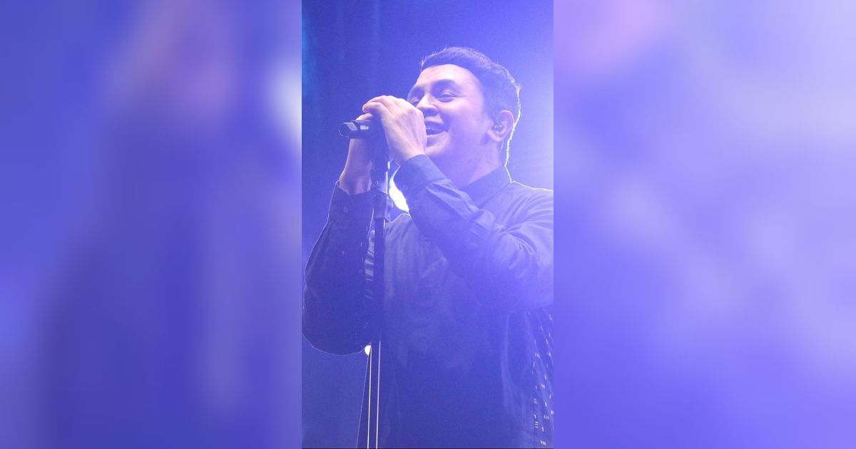 FOTO: Kemerduan Tulus di KapanLagi Buka Bareng BRI Festival 2024 Membius Penonton dalam Sendu