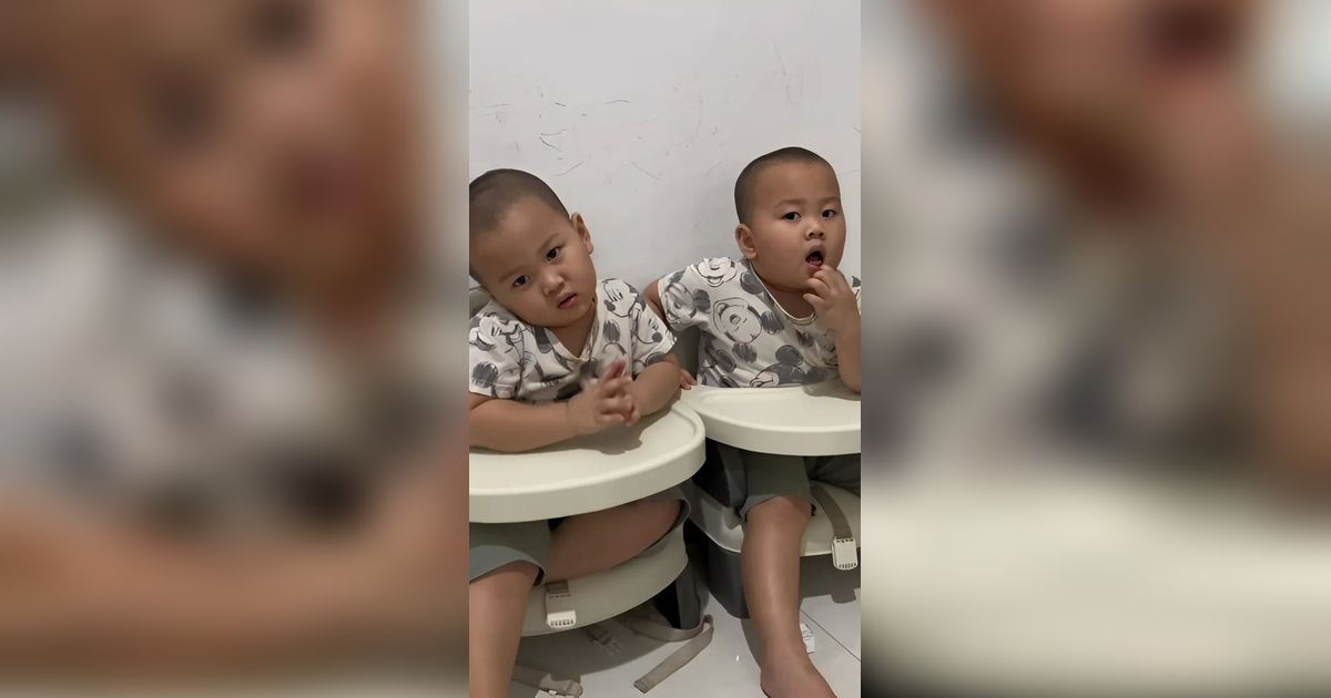 Bocah Kembar Belajar Lagu Indonesia Raya, Komentarnya Polos Banget: 