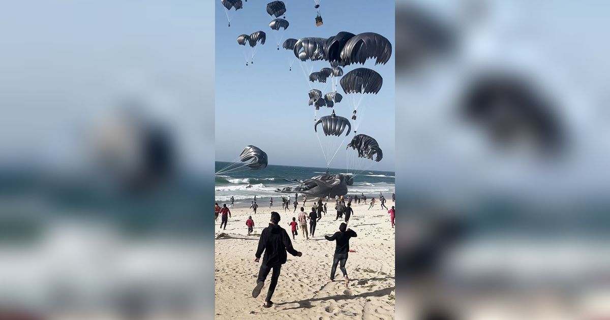 FOTO: Momen Perdana Amerika Serikat Kirim Bantuan ke Jalur Gaza, Ribuan Paket Makanan Dijatuhkan dari Udara