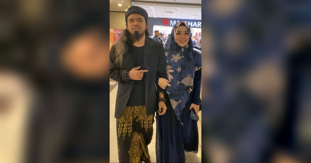10 Potret Yuni LIDA, Istri Kedua Gus Samsudin yang Ternyata Artis, Disorot Gegara Video `Tukar Pasangan`