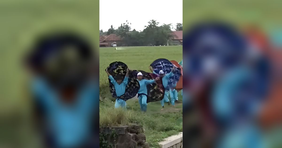 Uniknya Permainan Babalonan Sarung Khas Sunda, Jadi Cara Orang Tua Ajarkan Anak Salat