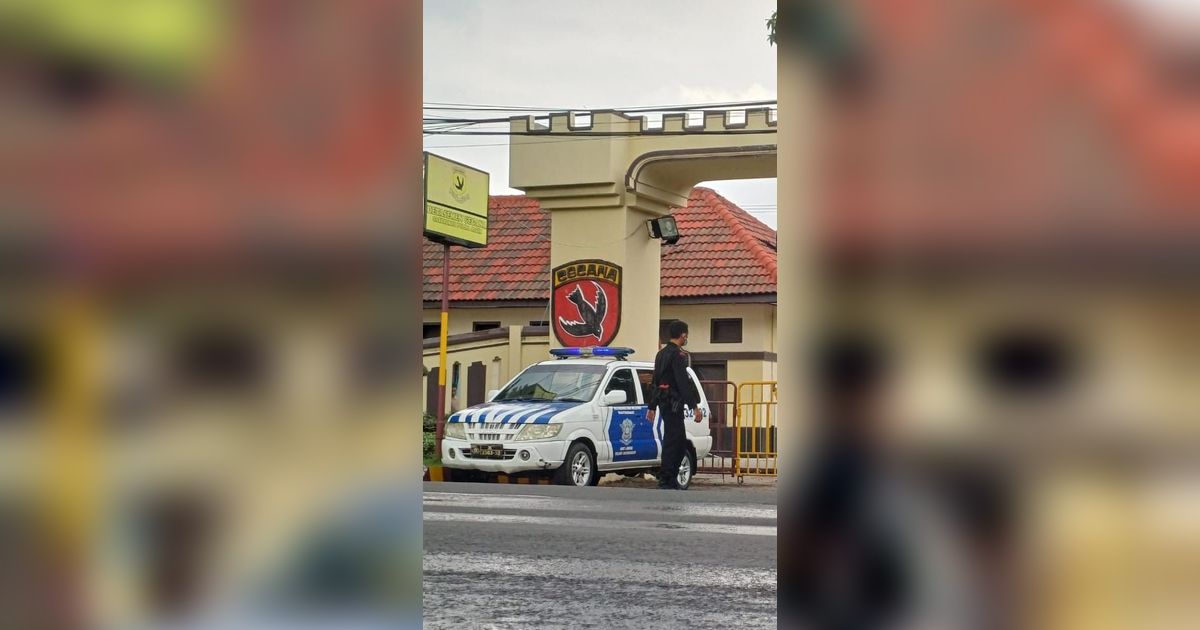 Foto-Foto Kondisi Kantor Subdensi Pom Detasemen I Polda Jatim Usai Terjadi Ledakan