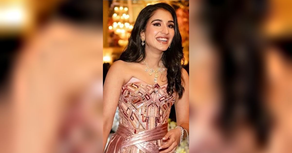 Berbalut Gaun Versace di Pesta Triliunan,  Calon Mantu Crazy Rich India bak Putri Kerajaan