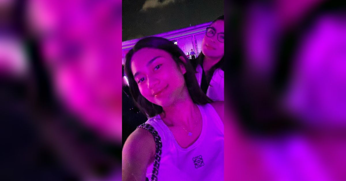 Nonton Konser Taylor Swift, Outfit Azizah Salsha `Beda` dari Geng Ceweknya