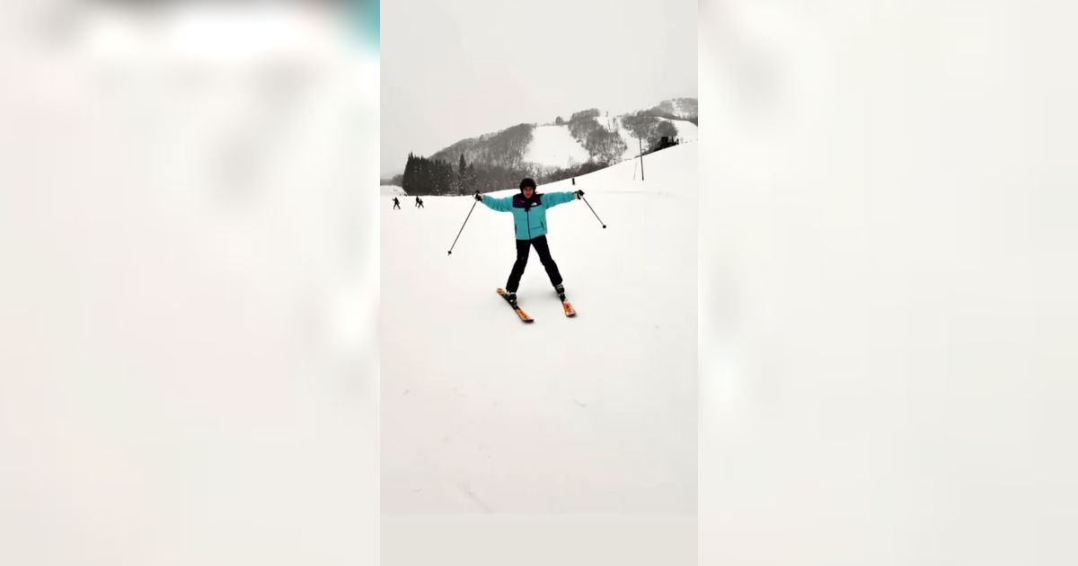 Foto-foto Keseruan Syahnaz Sadiqah Liburan di Jepang, Tak Disangka Ternyata Jago Main Ski!