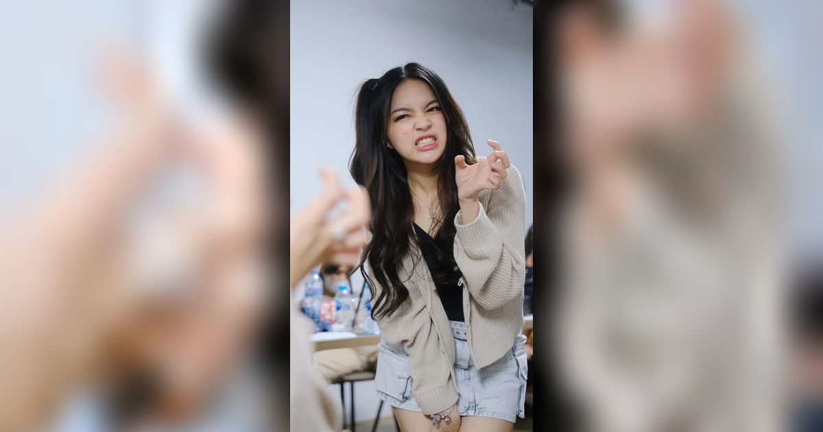 Adu Cantik 15 Artis Asal Malang, Banyak Crazy Rich Hingga Diva-Diva Ternama!