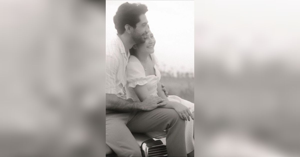 Prilly Latuconsina Pamer Foto Mesra dan Tulis ucapan Manis ke Reza Rahadian