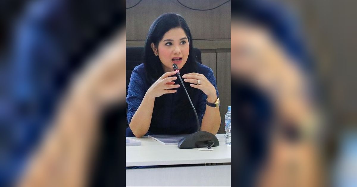 Potret Annisa Yudhoyono Rapat Perdana sebagai Istri Menteri, Salfok Sama Penampilannya