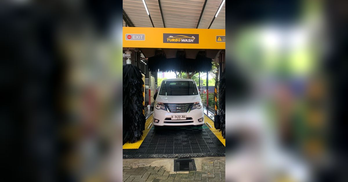 Jajal Turbo Wash, Jasa Cuci Mobil Robotik Canggih Pertama di Indonesia, Proses 3 Menit Harga Mulai Rp30 Ribu