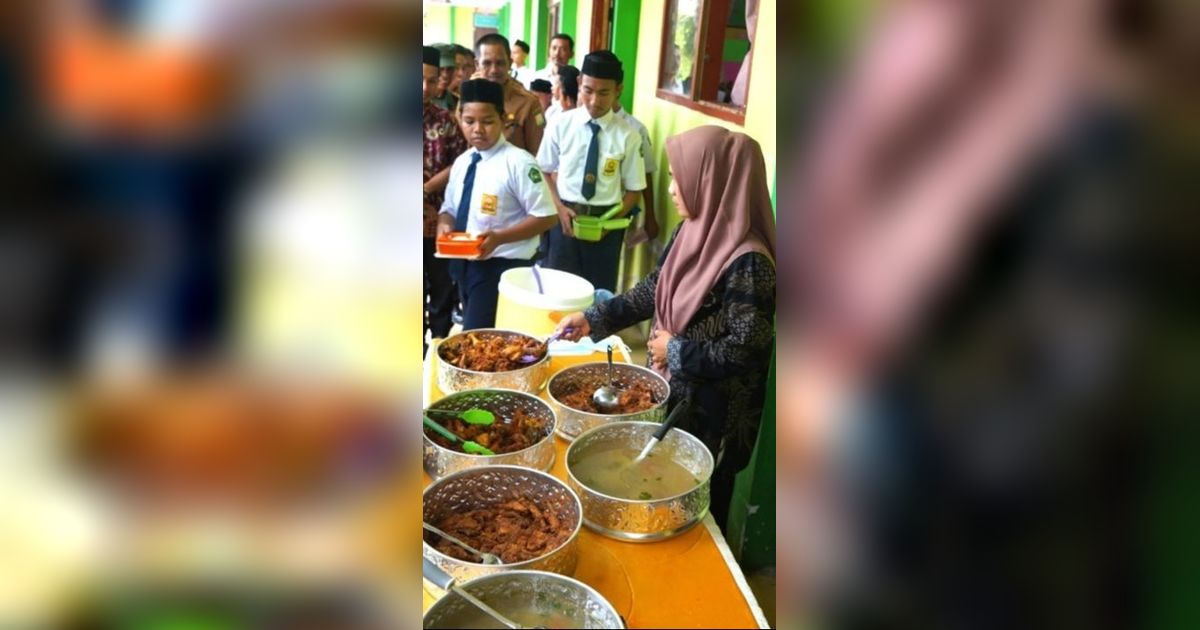 Rapat Komisi X Panas, Sentil Menteri Nadiem: Program Makan Siang Gratis Merepotkan!