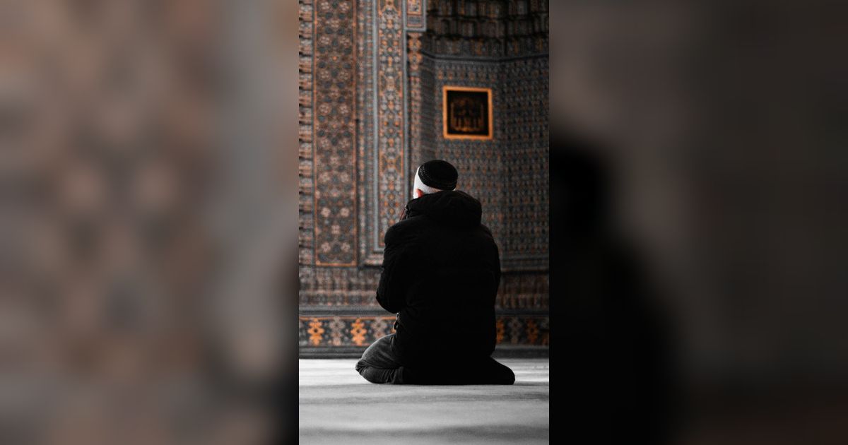 Bacaan Doa Setelah Sholat Fardhu Singkat, Lengkap Beserta Artinya