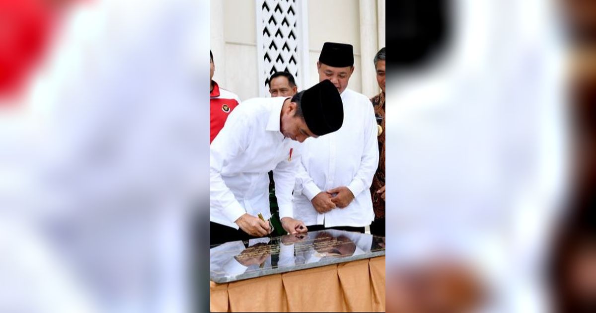 Telan Anggaran Rp101 Miliar dari APBD, Jokowi Resmikan Masjid Agung Madaniyah di Karanganyar
